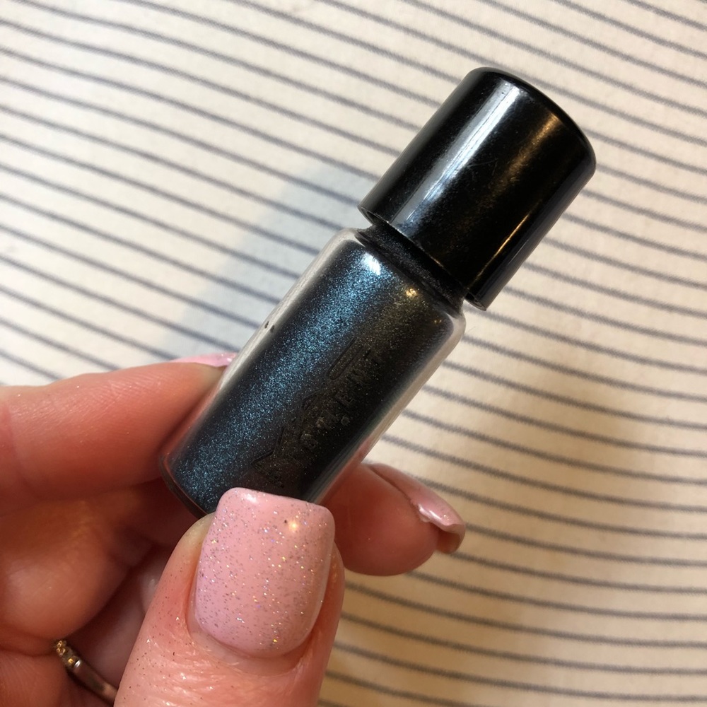 MAC loose glitter pigment